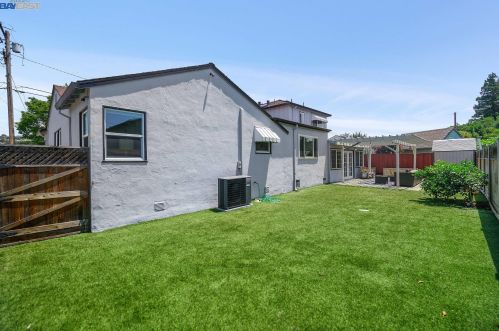 2165 Bradhoff Ave, San Leandro CA 94577-6119 exterior