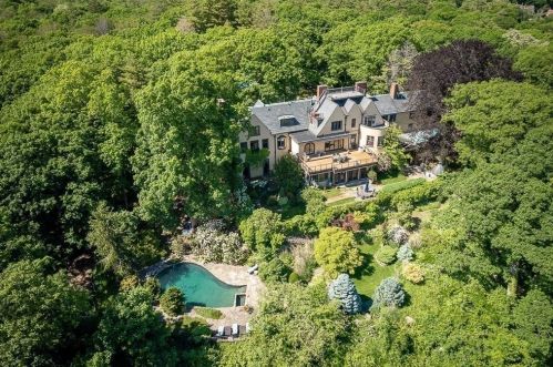 973 Hale St, Beverly, MA 01915-2235