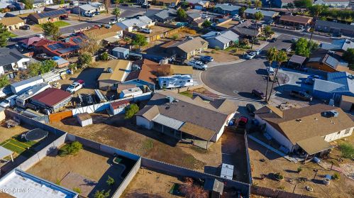 1821 68th Dr, Phoenix AZ 85033-8254 exterior