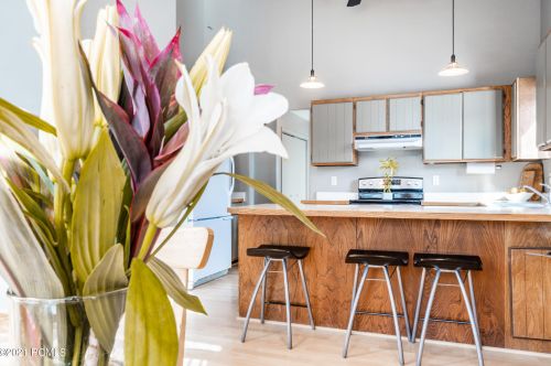 2030 Lucky John Dr, Park City UT 84060-6920 exterior