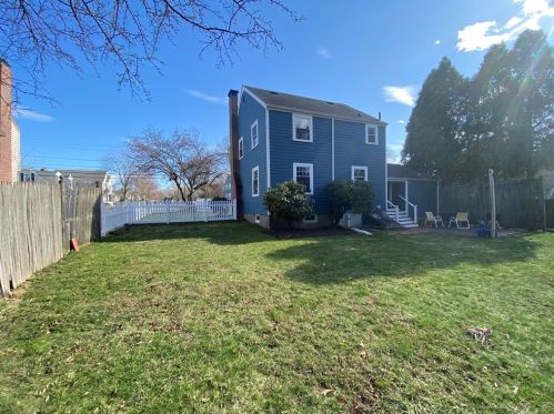 379 Cedar St, Dedham MA 02026-3221 exterior