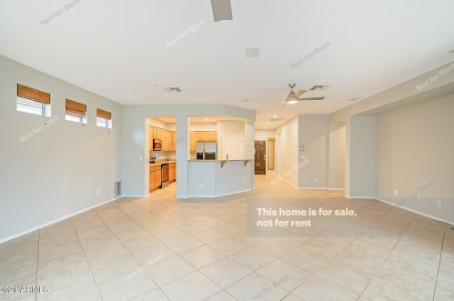 1823 Eastman Dr, Phoenix AZ 85086-1503 exterior