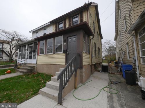 319 High St, West Deptford NJ  08096-2225 exterior