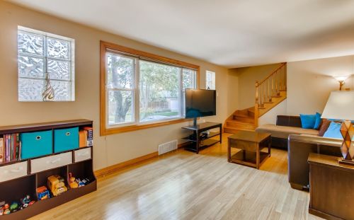 1801 Maple Ave, Forest View, IL 60402-1549