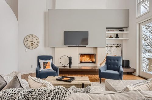 27 Glenmoor Dr, Englewood CO 80113-7115 exterior