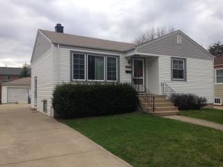 4612 Wenonah Ave, Forest View, IL 60402-4353