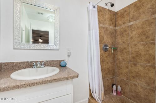 2248 Chipman Rd, Phoenix AZ 85040-2472 exterior