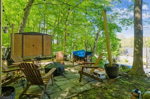 454 Skyline Lk Dr, Skyline Lakes NJ 07456-1917 exterior