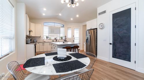 14015 33rd St, Phoenix AZ  85044-8715 exterior