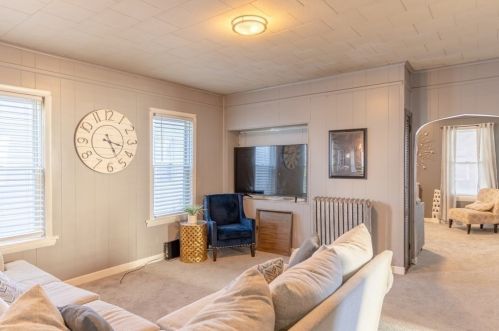 195 Barnaby St, Fall River MA 02720-3507 exterior