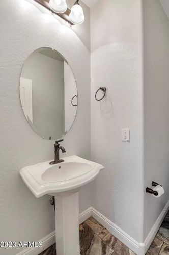 1751 Desperado Way, Phoenix AZ  85085-6330 exterior