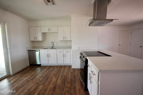 2908 Bloomfield Rd, Phoenix AZ 85029-2950 exterior