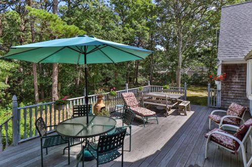 21 Mary Beth Ln, Harwich MA 02645-1326 exterior