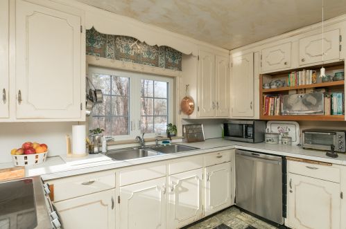 145 Salem Rd, Topsfield MA 01983-2515 exterior