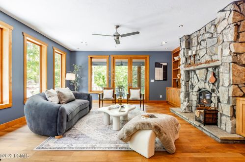 2505 Bear Holw Dr, Park City UT 84098-8524 exterior