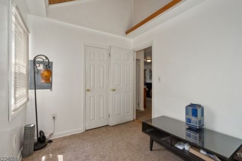 350 Skyline Lk Dr, Skyline Lakes NJ 07456-1952 exterior