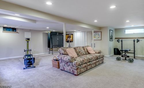 4 Bayberry Ln, Dover NJ 07869-3837 exterior