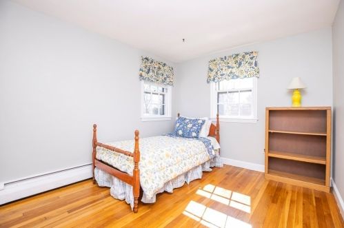 34 Rose St, Milton MA 02186-4616 exterior