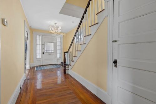 336 Elliot St, Newton MA 02464-1250 exterior