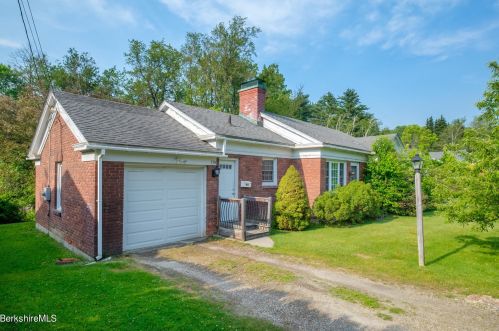 130 Berkshire Dr, Williamstown, MA 01267-2520