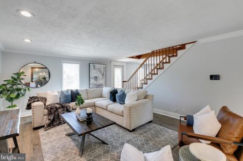 301 Lincoln Ave, West Deptford NJ  08066-1132 exterior