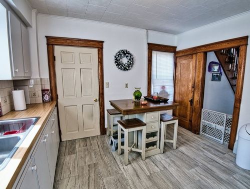 879 Pearce St, Fall River MA 02720-5926 exterior