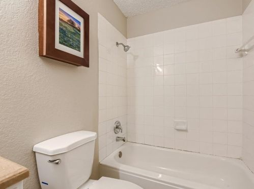 7032 Greenview Cir, Fort Worth TX 76120-1343 exterior