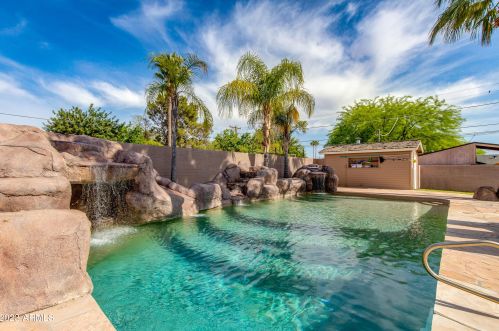 3713 Camelback Rd, Phoenix AZ 85033-1505 exterior