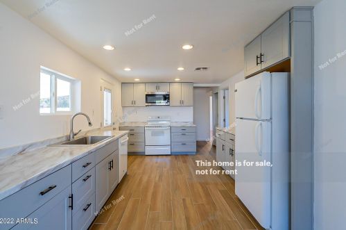 3819 Earll Dr, Phoenix AZ  85018-7101 exterior