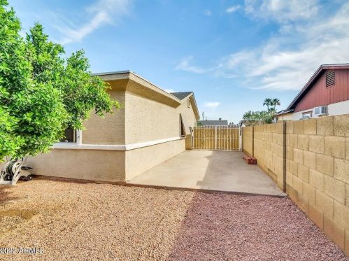 3417 Claire Dr, Phoenix AZ 85032-4932 exterior