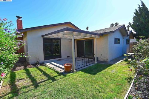 14297 Tiburon Rd, San Leandro CA 94577-6536 exterior