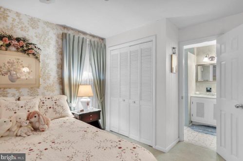 228 Somerset Rd, West Deptford NJ 08096-6066 exterior