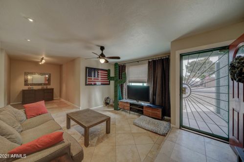 3628 Charter Oak Rd, Phoenix, AZ 85032-7368