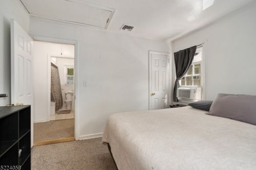 350 Skyline Lk Dr, Skyline Lakes NJ 07456-1952 exterior