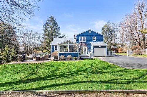 450 Branch Ave, Little Silver NJ  07739-1111 exterior