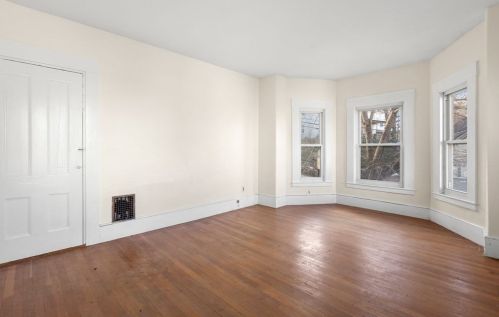 22 Oakland St, Newton MA 02458-1848 exterior