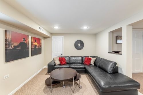 1907 Wenonah Ave, Forest View IL 60402-1666 exterior