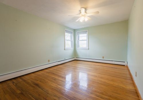 61 Derby St, Worcester MA 01604-3940 exterior