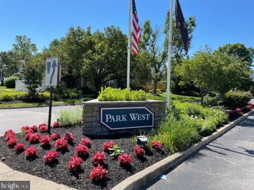 24 Caraway Ct, West Deptford, NJ 08086-2405