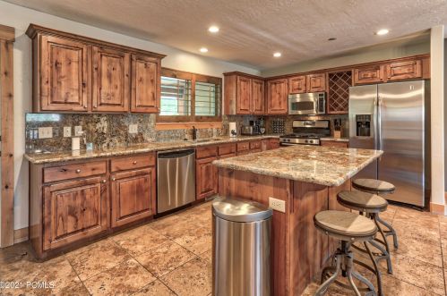 5627 Oslo Ln, Park City UT 84098-7708 exterior