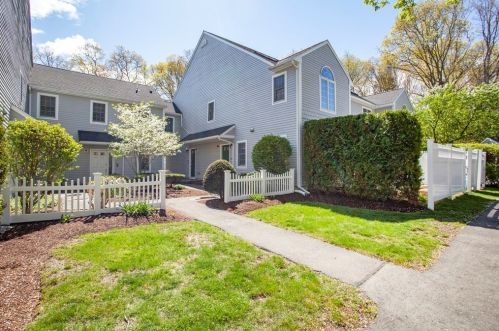 125 Highland St, Taunton, MA 02780-4700