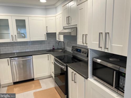 79 Tarragon Ct, West Deptford NJ  08086-2419 exterior