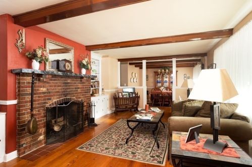 131 Chateau Dr, Fall River, MA 02726-1514