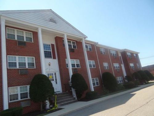 15 Old Colony Ln, Arlington, MA 02476-4453