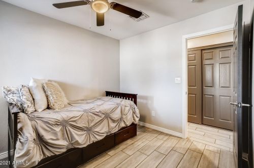 3216 Claire Dr, Phoenix AZ 85032-4911 exterior