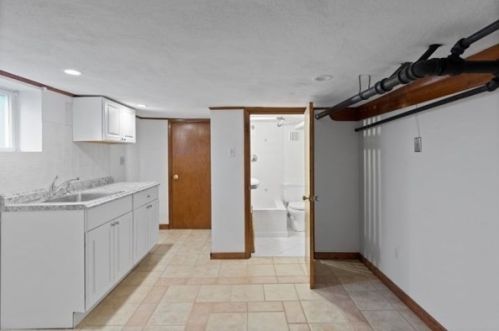 13 Osborne Rd, Arlington MA 02474-8830 exterior