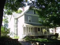 44 Woodbine St, Newton, MA 02466-1809