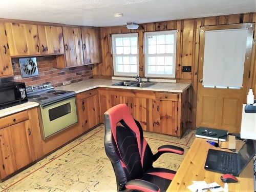 203 Delmont Ave, Worcester MA 01604-2136 exterior