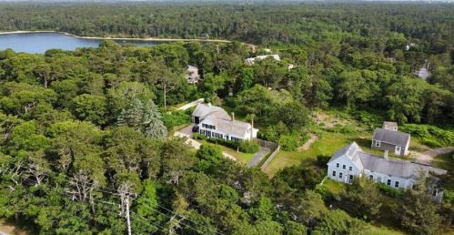 935 Old Queen Anne Rd, Chatham MA  02633-1264 exterior