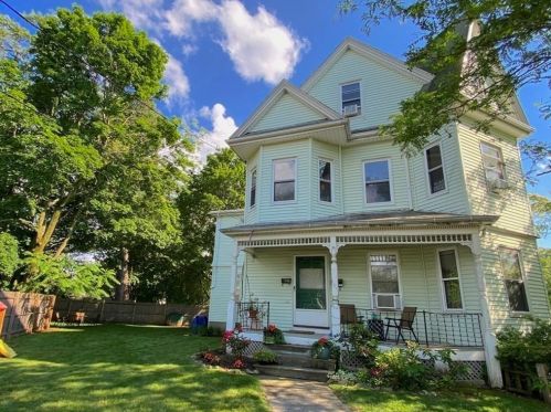 192 Auburndale Ave, Newton, MA 02466-1609